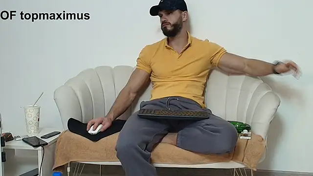 Snapshot of MauroTwin chatting on November 20, 2025, 6:18 pm MauroTwin online show from November 20, 2025, 6:18 pm