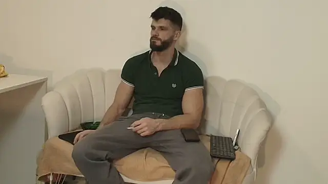 Snapshot of MauroTwin chatting on December 3, 2025, 7:34 pm MauroTwin online show from December 3, 2025, 7:34 pm