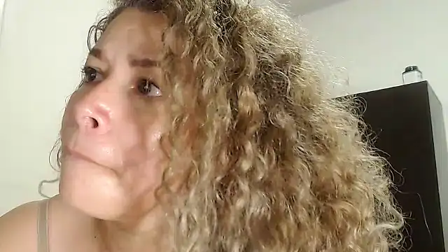 dalilasquirt1 online show from December 13, 2024, 4:11 am