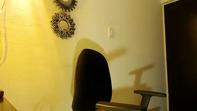 Snapshot of dalilasquirt1 chatting on July 11, 2026, 1:03 pm dalilasquirt1 online show from July 11, 2026, 1:03 pm