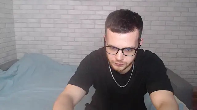 Alexxx horny online show from February 12, 2025, 6:09 pm