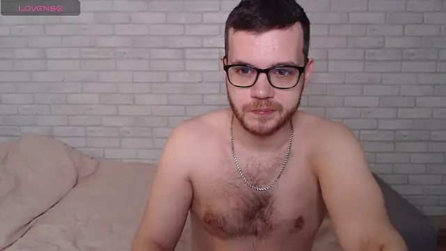 Snapshot of Alexxx_horny chatting on June 26, 2026, 4:39 am Alexxx horny online show from June 26, 2026, 4:39 am