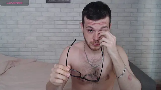 Snapshot of Alexxx_horny chatting on July 16, 2026, 7:03 am Alexxx horny online show from July 16, 2026, 7:03 am