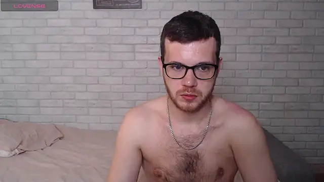 Snapshot of Alexxx_horny chatting on July 17, 2026, 6:24 pm Alexxx horny online show from July 17, 2026, 6:24 pm