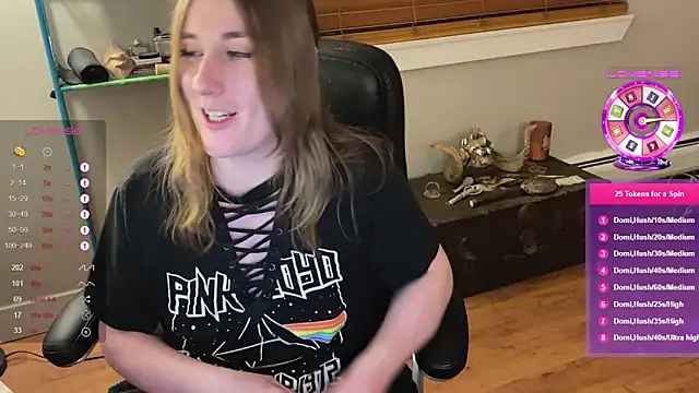 luluvaladon online show from January 30, 2025, 2:38 am