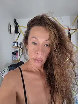 YOURSDEBORA online show from May 20, 2026, 10:27 pm