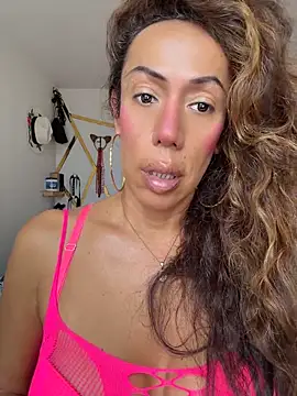 YOURSDEBORA online show from May 28, 2026, 6:16 pm