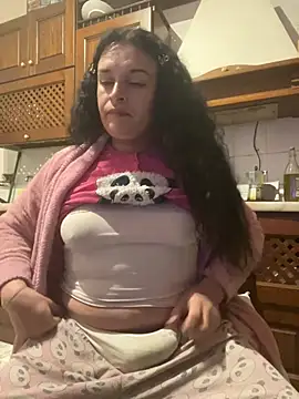 luanadigarda online show from January 15, 2025, 5:58 pm