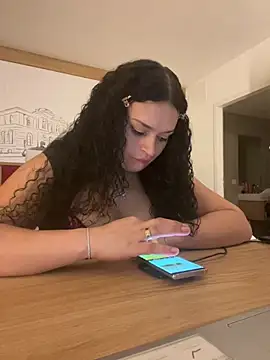 luanadigarda online show from January 26, 2025, 5:02 pm