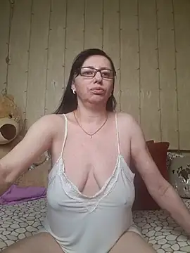 Amberhotqueen online show from February 28, 2025, 8:42 am