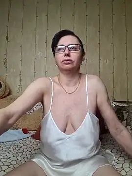 Amberhotqueen online show from March 13, 2025, 7:53 am