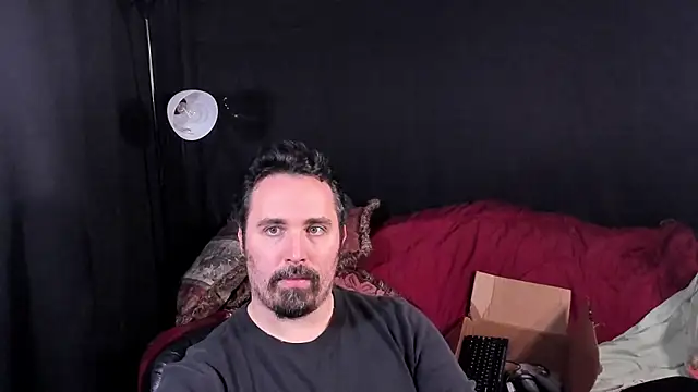 Metalstud online show from November 25, 2025, 3:28 am