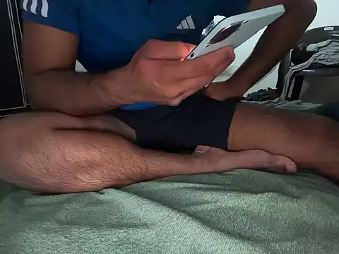 rohithunni123 online show from February 13, 2026, 12:01 pm