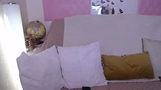 -carla- online show from October 23, 2025, 4:56 am