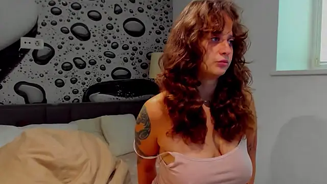 AlmaFancy online show from November 22, 2025, 6:56 am