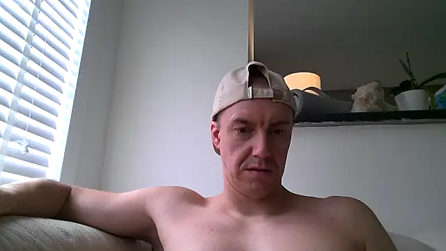 ploki2180 online show from October 5, 2025, 1:09 pm