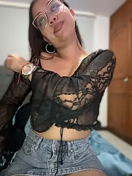 Andrea-Queen online show from June 17, 2026, 7:59 pm