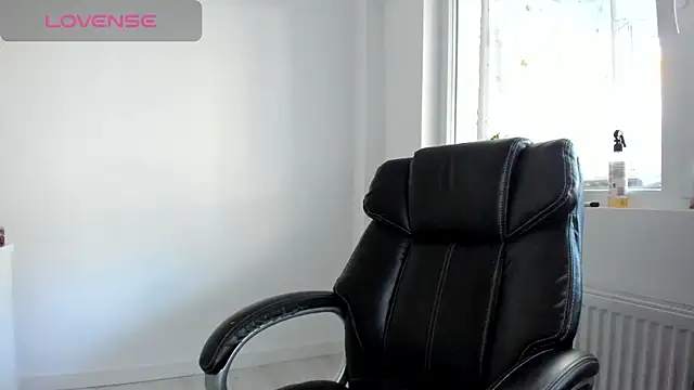 DiamondKay online show from October 17, 2025, 6:27 am