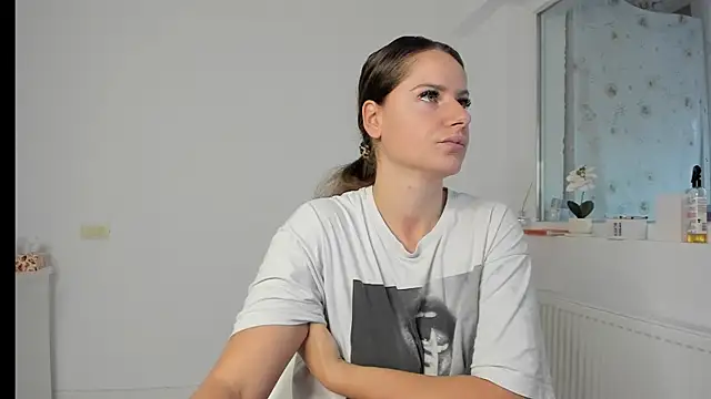 DiamondKay online show from November 14, 2025, 8:02 am