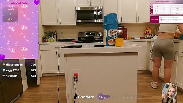 Snapshot of Blondiewithanass chatting on September 22, 2025, 2:24 am Blondiewithanass online show from September 22, 2025, 2:24 am