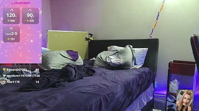 Snapshot of Blondiewithanass chatting on October 18, 2025, 2:03 am Blondiewithanass online show from October 18, 2025, 2:03 am