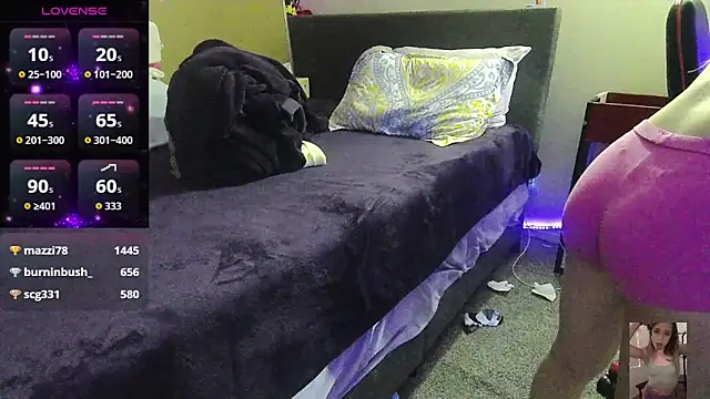 Snapshot of Blondiewithanass chatting on November 16, 2025, 3:12 am Blondiewithanass online show from November 16, 2025, 3:12 am