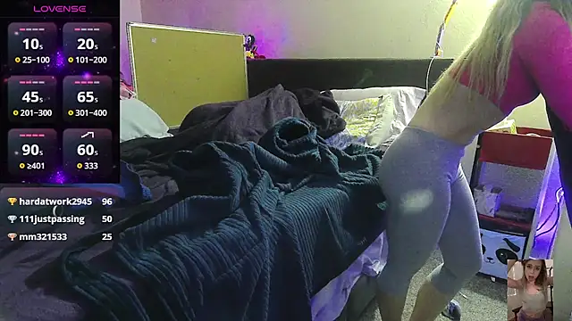 Snapshot of Blondiewithanass chatting on November 25, 2025, 1:38 am Blondiewithanass online show from November 25, 2025, 1:38 am