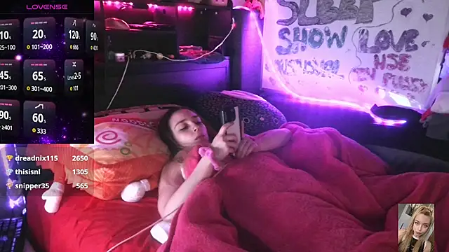 Snapshot of Blondiewithanass chatting on December 3, 2025, 8:34 am Blondiewithanass online show from December 3, 2025, 8:34 am