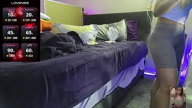 Blondiewithanass online show from April 20, 2026, 11:06 pm