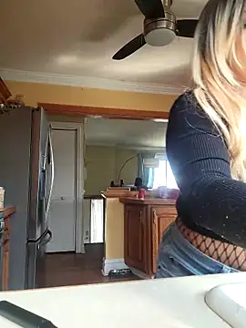 LittleMissEeve online show from March 18, 2025, 7:53 pm