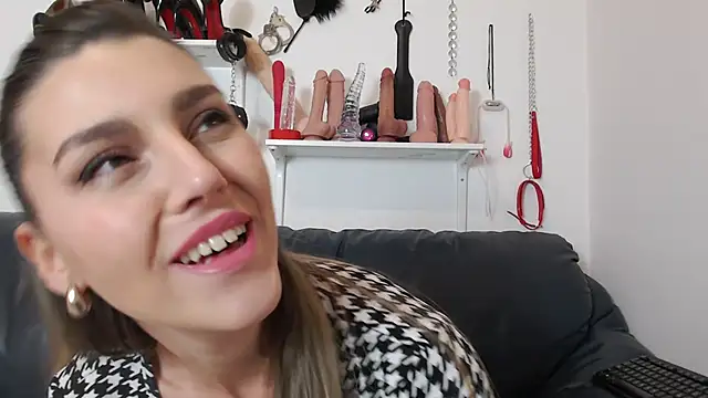 nicole 98 online show from February 10, 2025, 4:58 pm