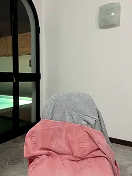 nicole 98 online show from October 28, 2025, 5:26 pm