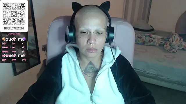 moon cat85 online show from March 8, 2025, 6:32 am