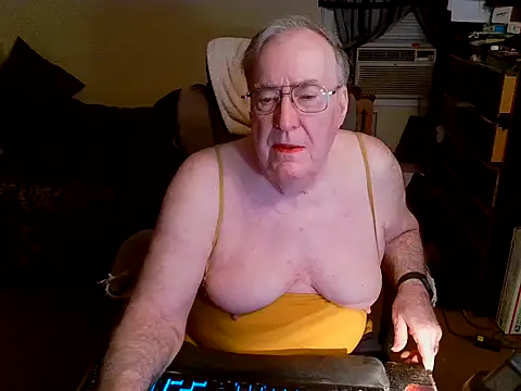 Snapshot of Toastir chatting on December 17, 2024, 3:06 am Toastir online show from December 17, 2024, 3:06 am