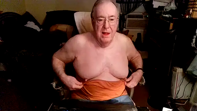 Snapshot of Toastir chatting on September 13, 2025, 2:17 pm Toastir online show from September 13, 2025, 2:17 pm