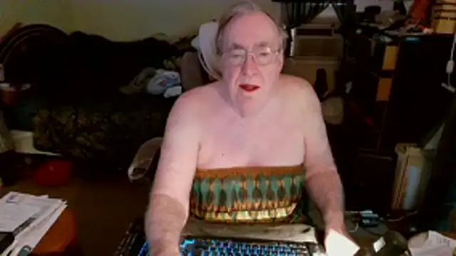 Snapshot of Toastir chatting on February 3, 2026, 8:58 pm Toastir online show from February 3, 2026, 8:58 pm