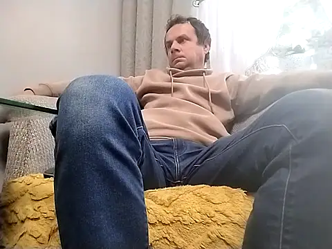 grzes19763 online show from September 30, 2025, 8:41 am