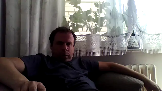 Snapshot of grzes19763 chatting on May 20, 2026, 9:37 am grzes19763 online show from May 20, 2026, 9:37 am