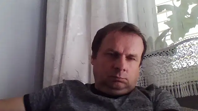 Snapshot of grzes19763 chatting on June 1, 2026, 9:44 am grzes19763 online show from June 1, 2026, 9:44 am