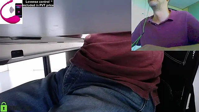 Snapshot of pliko chatting on June 3, 2026, 8:17 am pliko online show from June 3, 2026, 8:17 am
