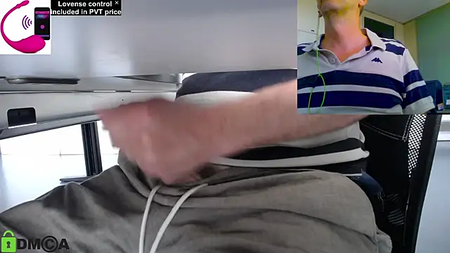 Snapshot of pliko chatting on June 18, 2026, 1:37 pm pliko online show from June 18, 2026, 1:37 pm