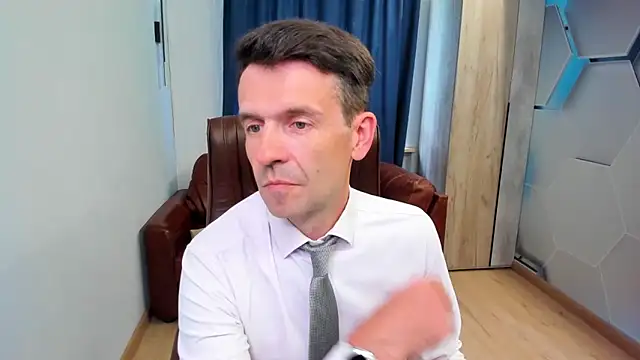 SteveTiger online show from September 12, 2025, 10:37 am