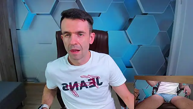 SteveTiger online show from April 21, 2026, 12:44 pm