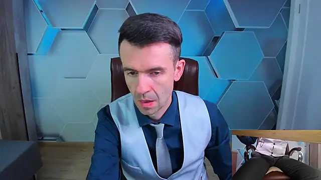 SteveTiger online show from April 22, 2026, 9:22 am