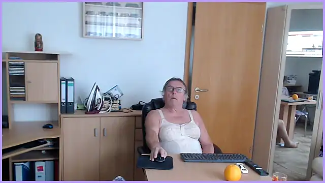 Snapshot of Sissygera chatting on October 12, 2025, 12:48 pm Sissygera online show from October 12, 2025, 12:48 pm