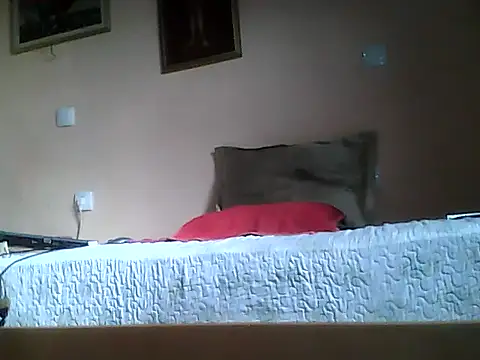 Snapshot of bartolik06 chatting on October 10, 2025, 11:20 am bartolik06 online show from October 10, 2025, 11:20 am