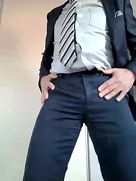 Snapshot of Justforoneday chatting on December 6, 2024, 11:44 am Justforoneday online show from December 6, 2024, 11:44 am