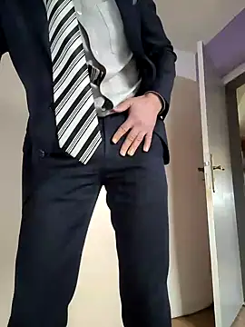 Snapshot of Justforoneday chatting on December 10, 2024, 12:05 pm Justforoneday online show from December 10, 2024, 12:05 pm