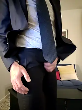 Snapshot of Justforoneday chatting on December 1, 2025, 9:31 pm Justforoneday online show from December 1, 2025, 9:31 pm