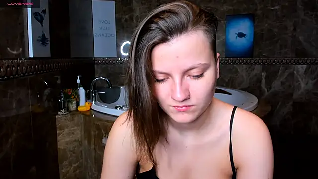 MelindaTin online show from February 21, 2025, 12:16 am